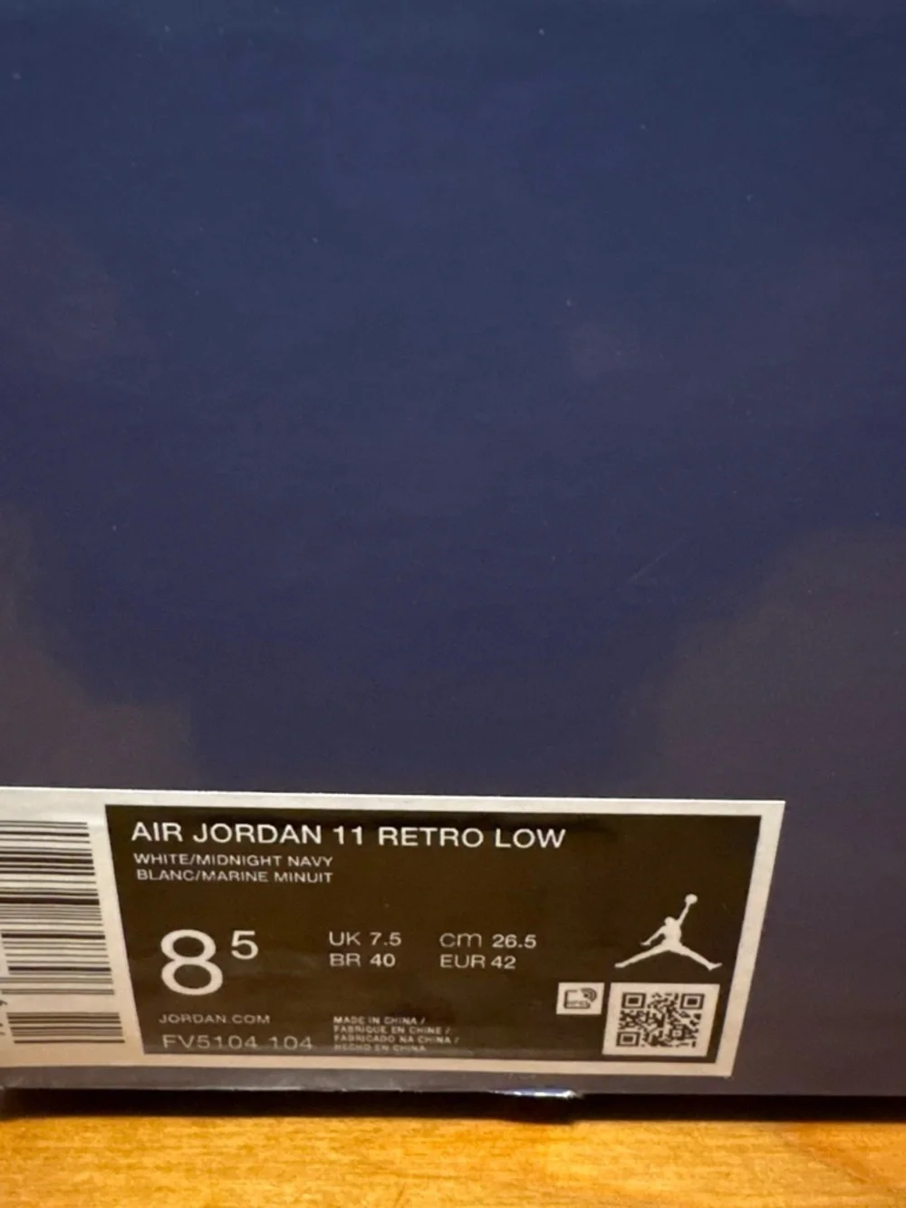 Jordan Low-Top Sneakers in White and Blue-Gray
